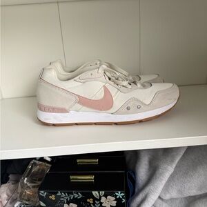 Nike Women's Sneakers in Cream and Pink